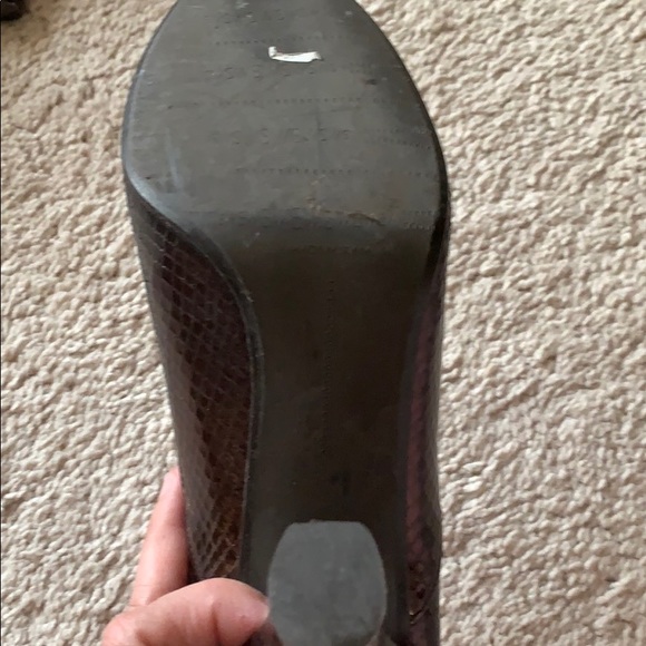 STUART WEITZMAN brown/copper python embossed heels - Picture 5 of 6